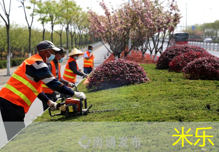 男士网球拍挥重多少合适